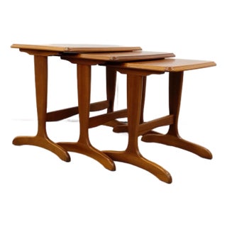 1960s Set of Vintage Mid Century Modern Teak Nesting Tables For Sale