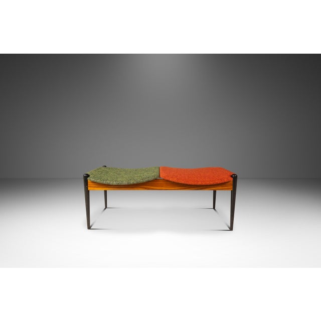 Rare Mid-Century Modern Two Seater Sculpted Bench in Oak & New Two-Toned Upholstery by Arthur Umanoff, Usa, C. 1960s For Sale - Image 4 of 18