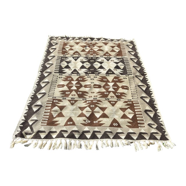1980s Decorative Handwoven Oushak Boho Style Turkish Motif Kilim Rug For Sale