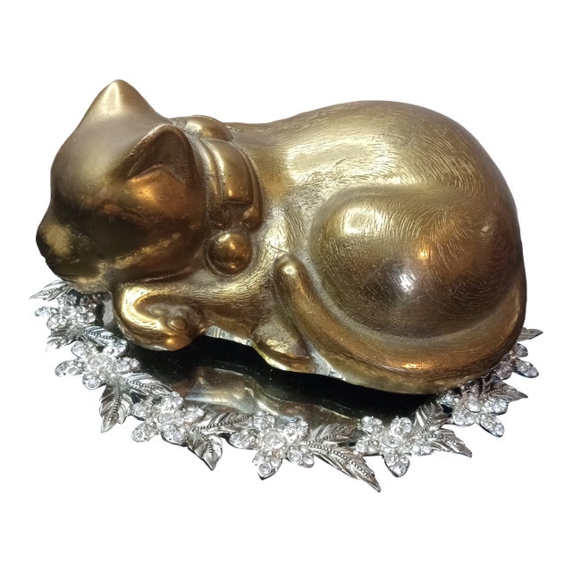 1970s Dolbi Cashier's Brass Sleeping Cat Figurine Made in Korea For Sale
