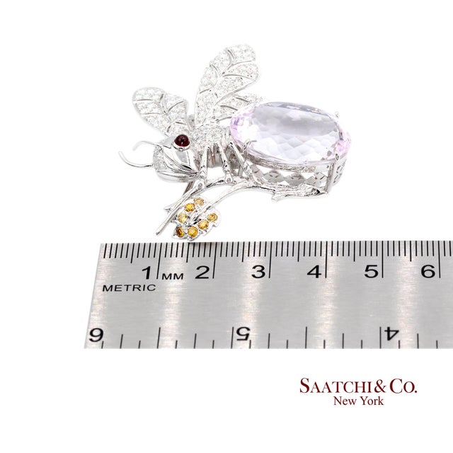 Metal 18k(750) Natural White Diamond With Kunzite Stone Bee Pin/Brooch/Pendant For Sale - Image 7 of 8