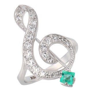 Vintage Emerald Diamond 18k White Gold Treble Clef Ring, Size 4.75 For Sale