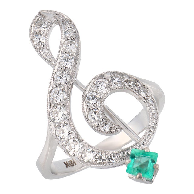 Vintage Emerald Diamond 18k White Gold Treble Clef Ring, Size 4.75 For Sale