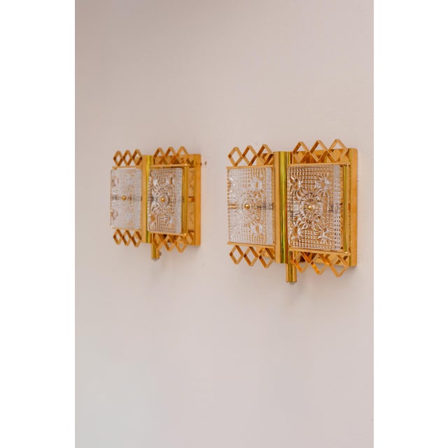 Metal Wall-Mounted Sconces in Glass and Brass Lamps by Carl Fagerlund for Orrefors, Sweden, 1970s, Set of 2 For Sale - Image 7 of 14