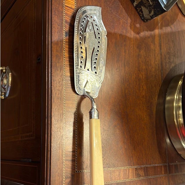 Mid-Century Modern 19th Century Silver Plate Bone Handle Fish Server For Sale - Image 3 of 5