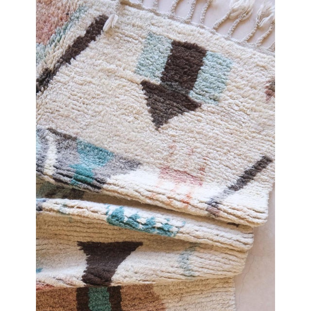 2020s Mid-Century Modern Moroccan Wool Rug - 8.3 X 5.7 Ft For Sale - Image 5 of 7