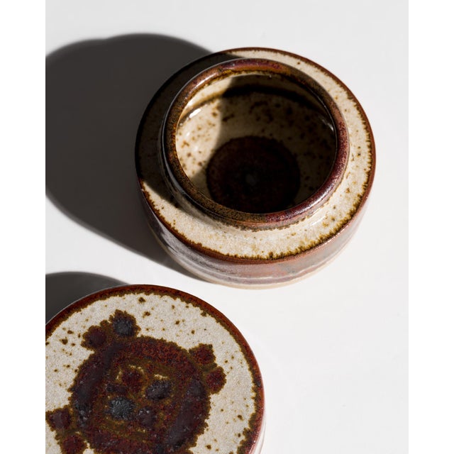 Danish Studio Ceramic Ensemble by Jette Andersen & Marianne Starck for Michael Andersen, Bornholm, Denmark, 1970s, Set of 2 For Sale - Image 15 of 17