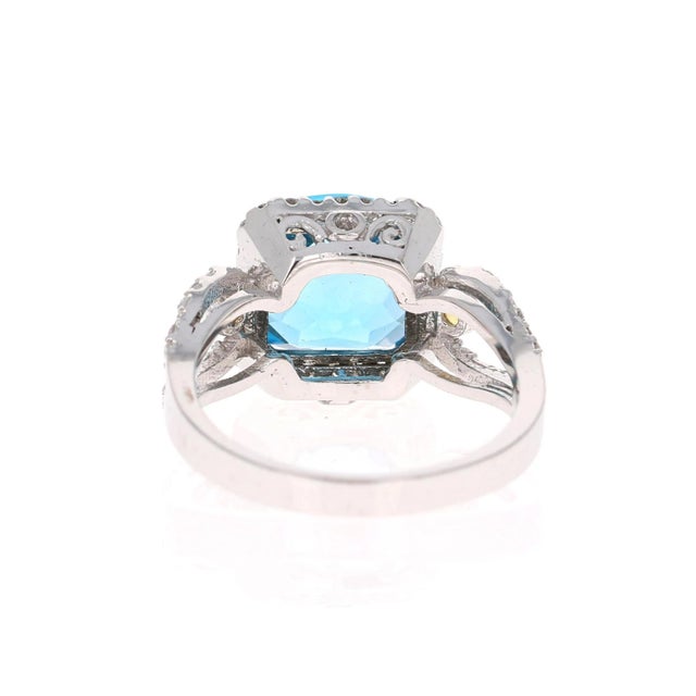 2020s 4.61 Carat Blue Topaz Sapphire Diamond White Gold Cocktail Ring For Sale - Image 5 of 8
