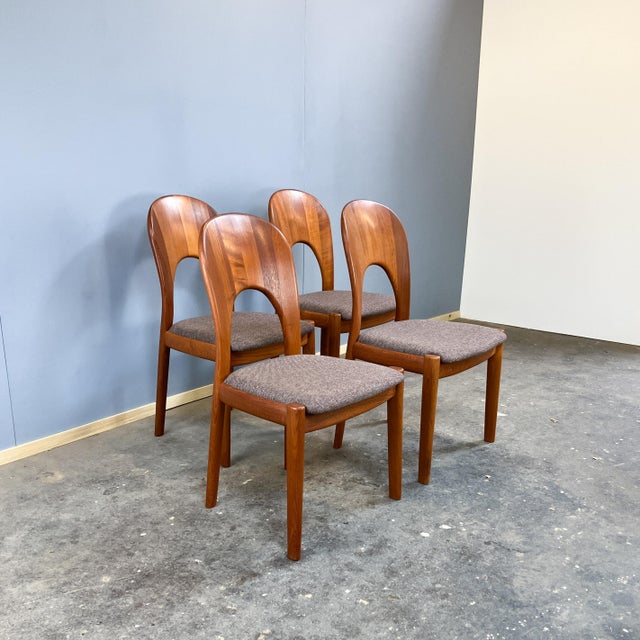 Four true design classics – designed and produced by Niels Koefoed in Denmark. The "Ole" model is characterized by its...