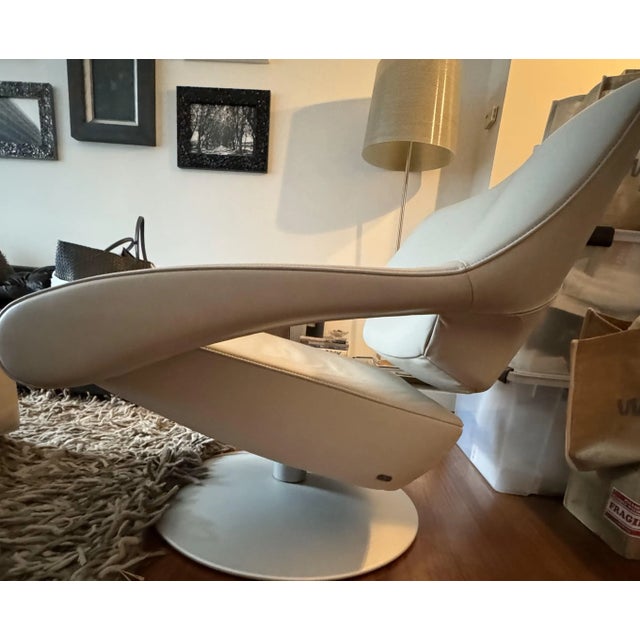 From its humble origins as a saddler’s workshop, de Sede today leads the world with its handcrafted leatherwork, offering...