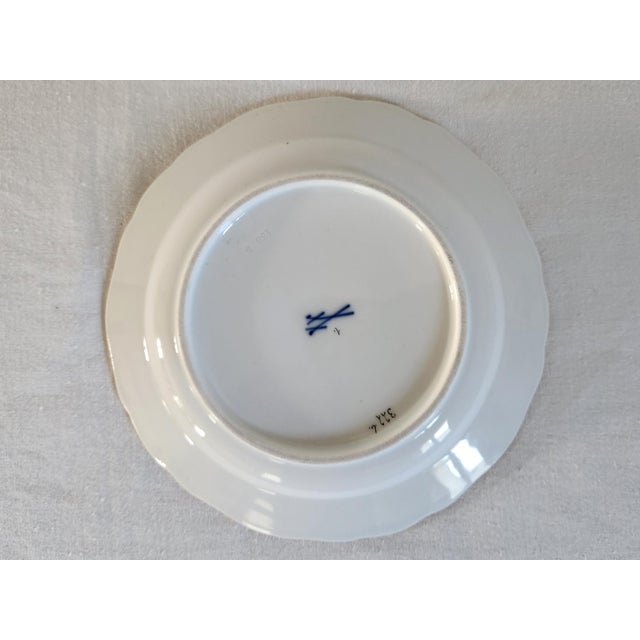 Kakiemon Plates with Japanese Motifs from Meissen Porcelain, 1890s, Set of 2 For Sale - Image 5 of 11