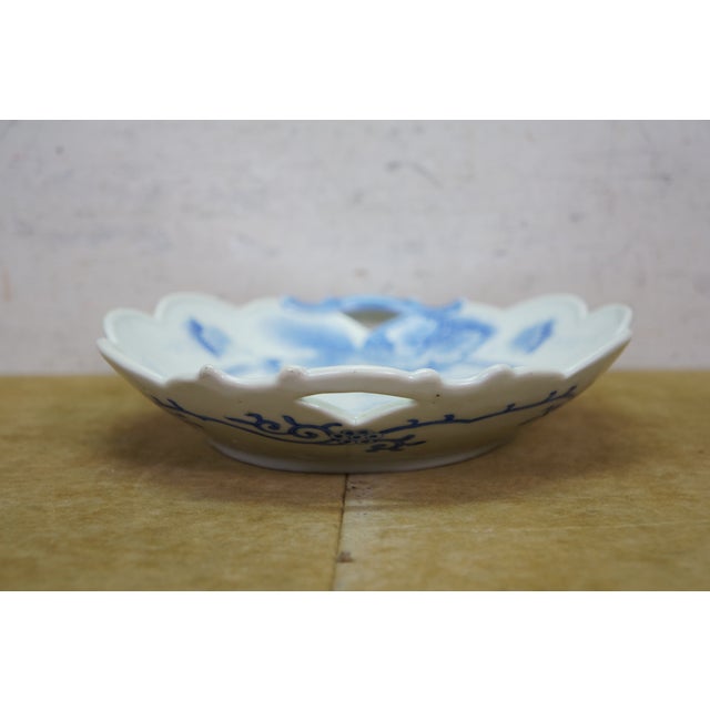 Antique Blue & White Scalloped Maple Leaf Serving Tray Platter Dish For Sale - Image 4 of 10