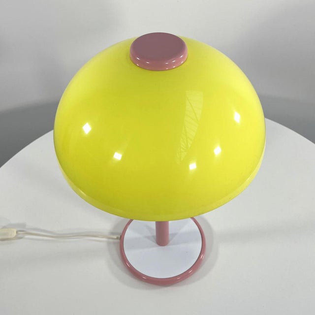 1980s Postmodern Pink & Yellow Table Lamp in Metal & Plastic, 1980s For Sale - Image 5 of 9