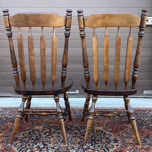 Cabin 1970s Ethan Allen Old Tavern Antiqued Pine Rustic Traditional Arrow Back Dining Chairs - A Pair (B) (12-6011) For Sale - Image 3 of 11