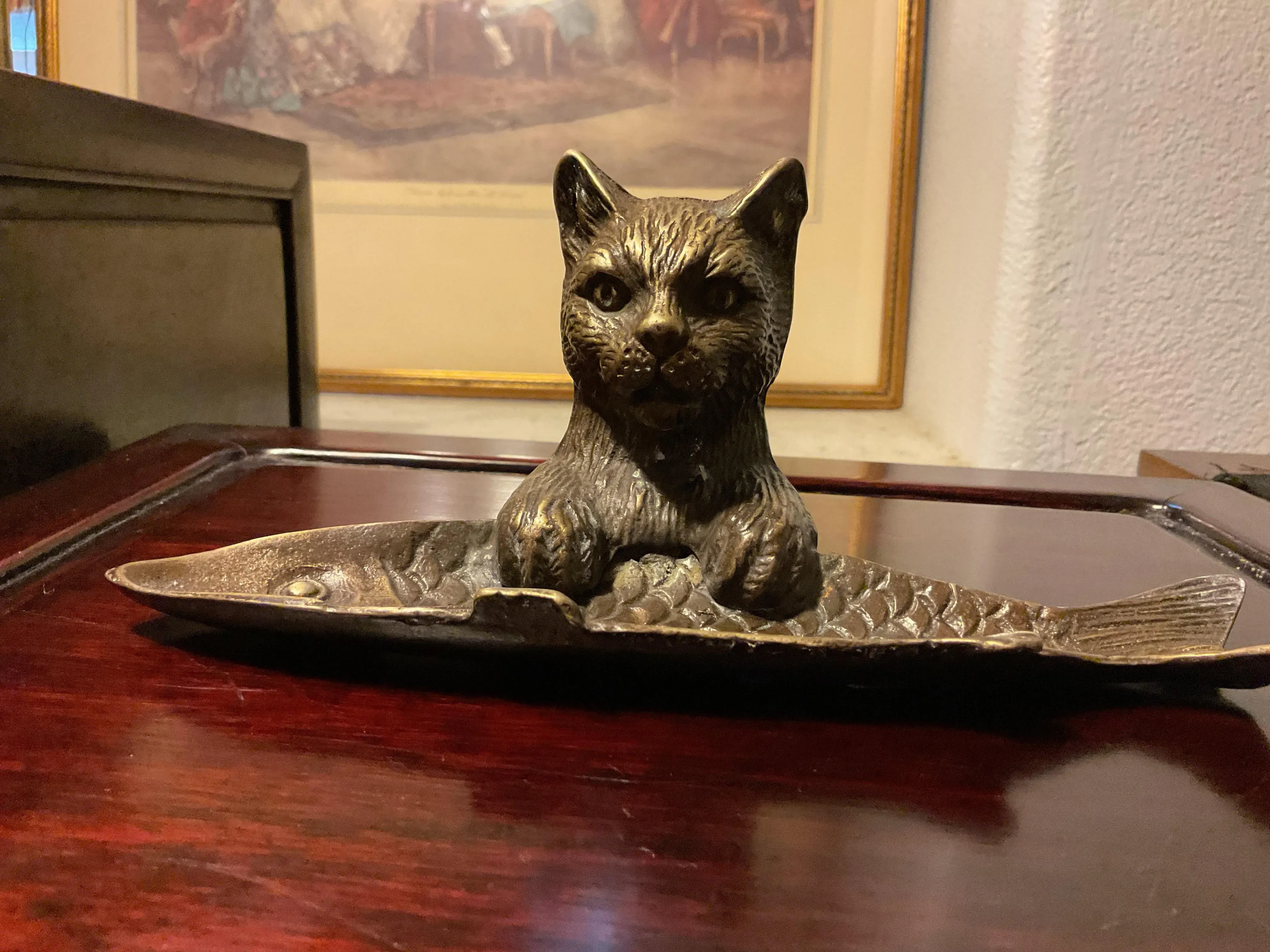 ＊Katze＊ France antique照明セット Vintage Bronze Cat With a Fish Plate | Chairish