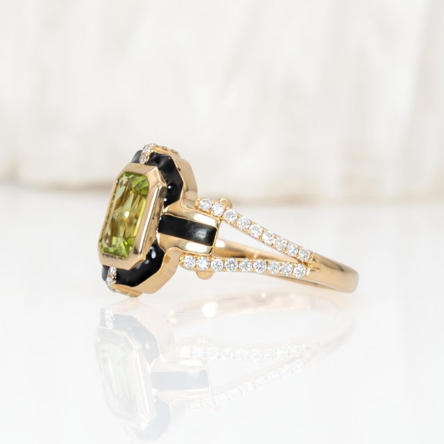 2020s 1Ct Peridot Ring With Natural Diamond Accents: Solid 14k Gold, Emerald Cut, Size 6.75 For Sale - Image 5 of 8