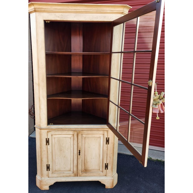 Early 21st Century Henkel Harris Illuminated Corner Cabinet For Sale - Image 5 of 13