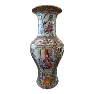 Antique Early 19th Century Chinese Porcelain Medallion Vase