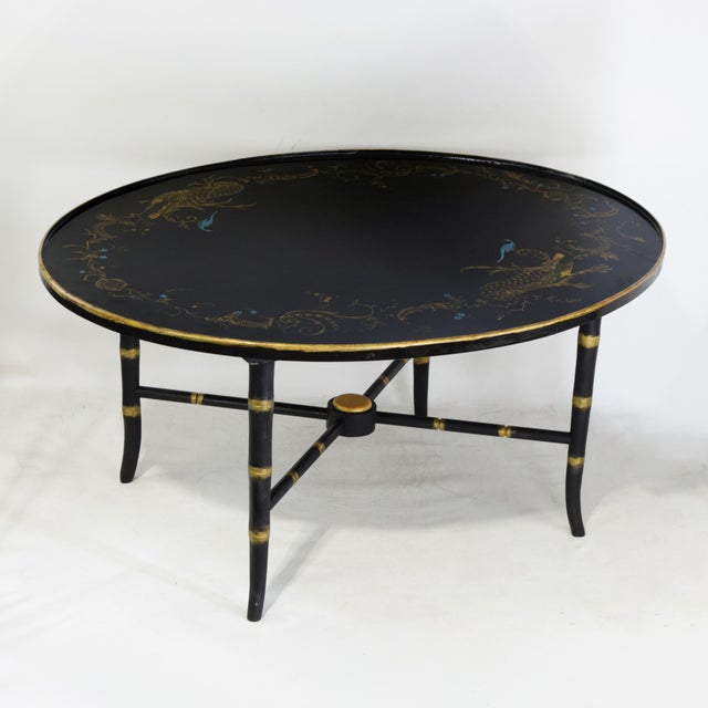 Chinoiserie Pair of Vintage Black Lacquer Chinoiserie Coffee Table – Oval Gilt Peacock and Floral Motif Cocktail Table For Sale - Image 3 of 14
