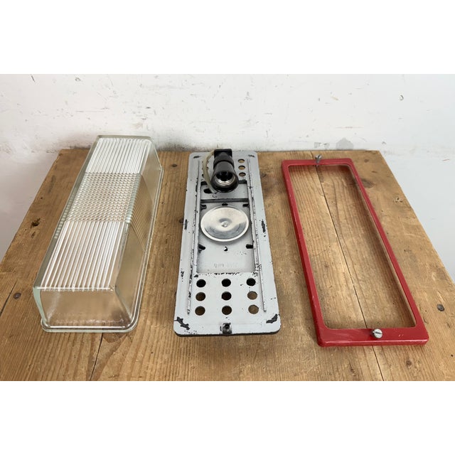 Industrial Red Bakelite Wall Light from Elektrosvit, 1970s For Sale - Image 13 of 18