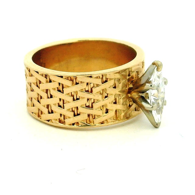 1970s FJG 14k Gold Basket-Weave Ring With Marquise Diamond, Size 5 For Sale - Image 4 of 14