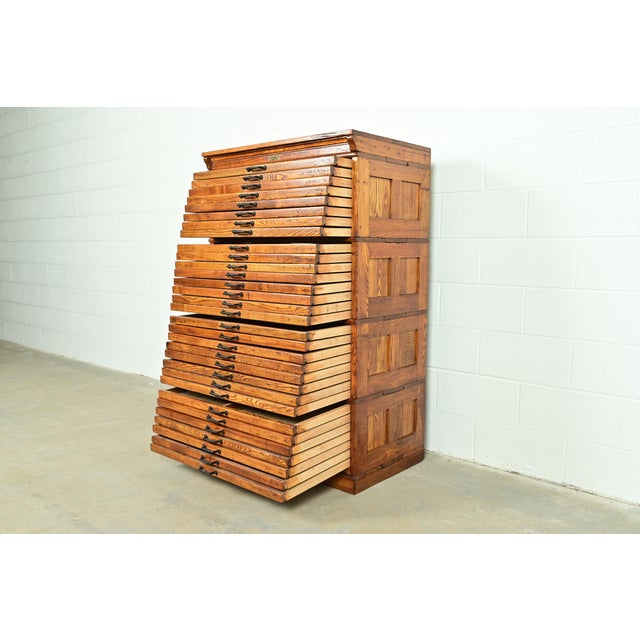 Antique Arts & Crafts Oak 31-Drawer Architect's Blueprint Flat File Cabinet by Hamilton, Circa 1900 For Sale In South Bend - Image 6 of 17