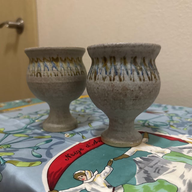 1980s Vintage Mid-Century Studio Art Pottery Goblets – Set of 2 Hand-Thrown Speckled Stoneware Chalices For Sale - Image 5 of 7