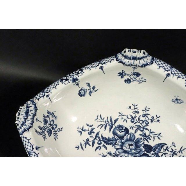 First Period Worcester Porcelain Pine Cone Pattern Shaped Basin For Sale - Image 10 of 15