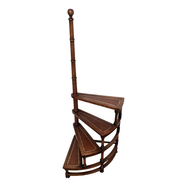 Mid-Century Italian Carved Walnut Wood and Leather Spiral Four-Step Library Ladder, 1950s For Sale