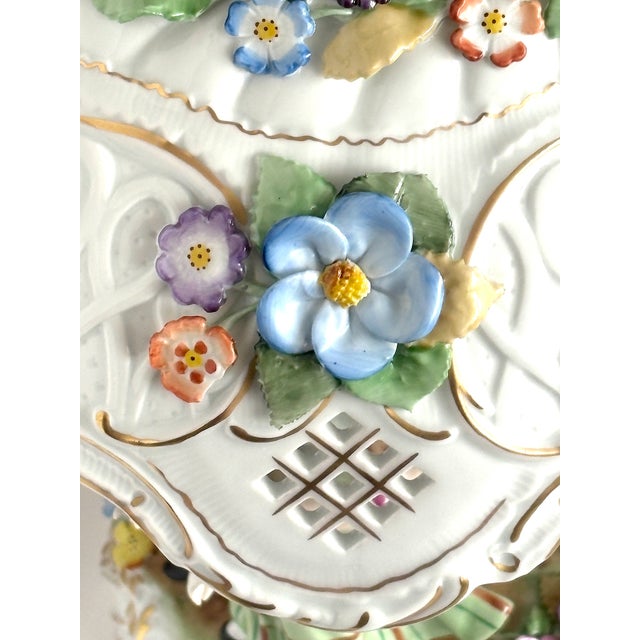 Porcelain Lithophane Table Lamp, 1950s For Sale - Image 4 of 18