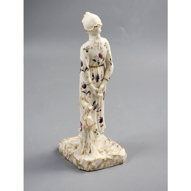 1920s Porcelain Figure of Bonneted Woman from Royal Worcester, 1920 For Sale - Image 5 of 10