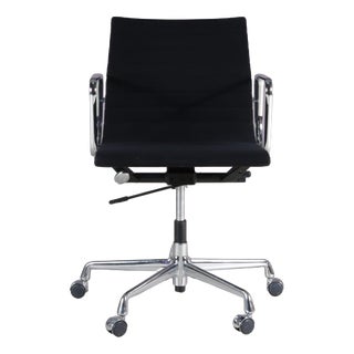 EA118 Chair by Charles & Ray Eames for Vitra, Germany, 2000s For Sale