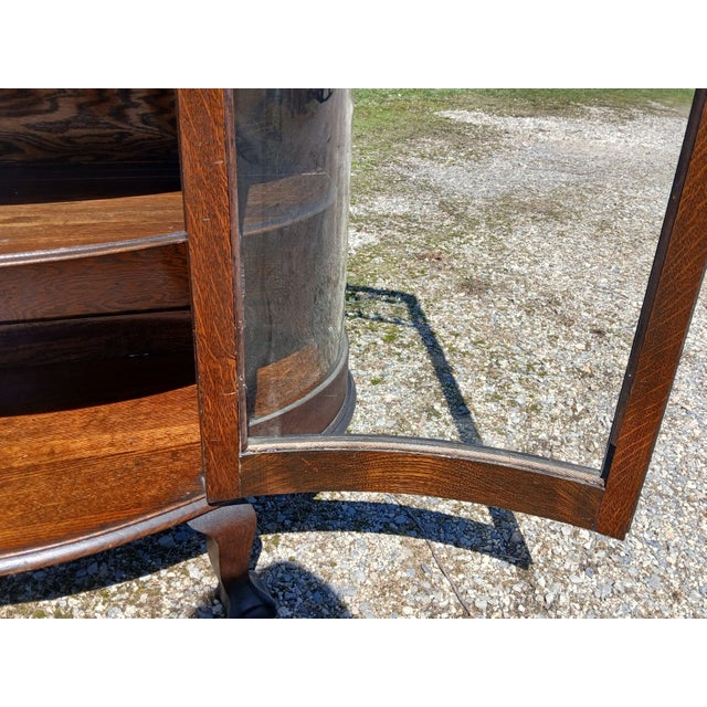 Antique Quartersawn Oak Leaded Curved Glass China Cabinet With Claw Feet 1920s For Sale - Image 15 of 18