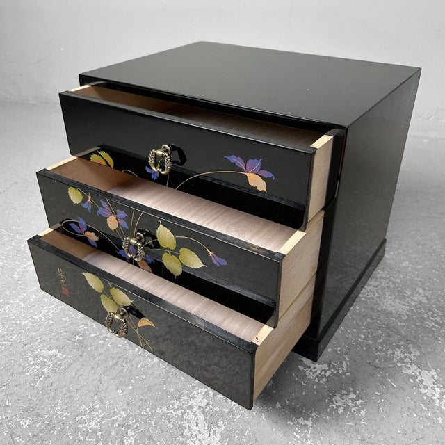 Contemporary Lacquered Jewelry Drawer Cabinet with Floral Decoration, Japan, 1980s For Sale - Image 3 of 8