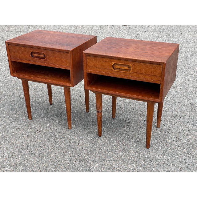 Dyrlund Teak Nightstands attributed to Johannes Andersen for Dyrlund, 1963, Set of 2 For Sale - Image 4 of 11