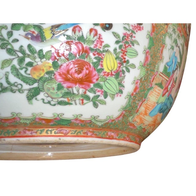 Late 19th Century Chinese Export Rose Medallion Bowl For Sale In Los Angeles - Image 6 of 8