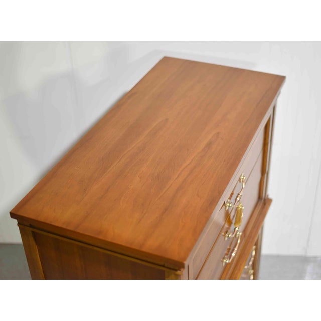 Brown Mid Century Transitional 6-Drawer Chest With Brass Hardware by Thomasville For Sale - Image 8 of 15
