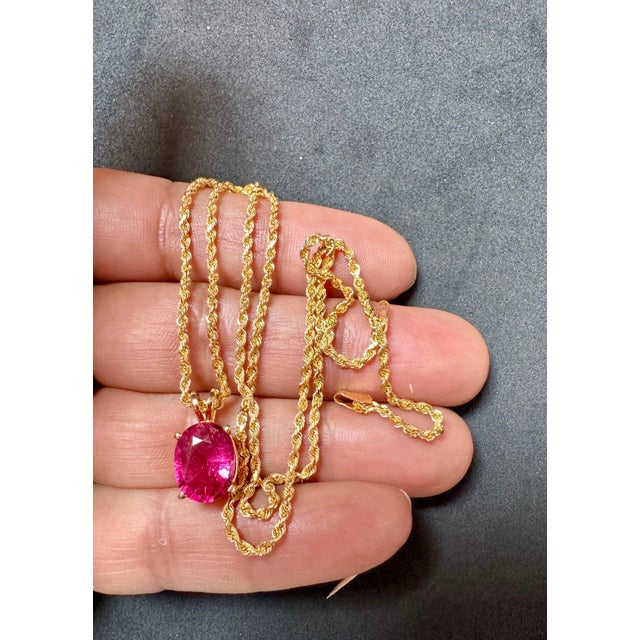 Metal 4 Carat Oval Cut Natural Pink Tourmaline 14 Karat Yellow Gold Necklace For Sale - Image 7 of 18