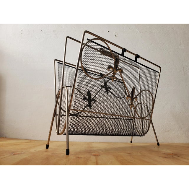 1960s Mid Century Steel Mesh Magazine Rack with Fleur De Lis Motif For Sale - Image 11 of 11