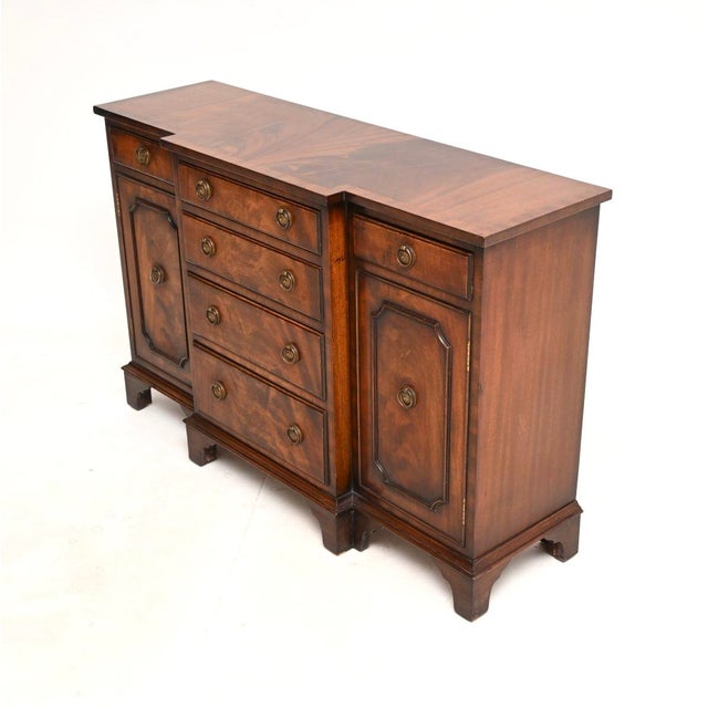 1930s Small Georgian Style Breakfront Sideboard, 1930s For Sale - Image 5 of 10