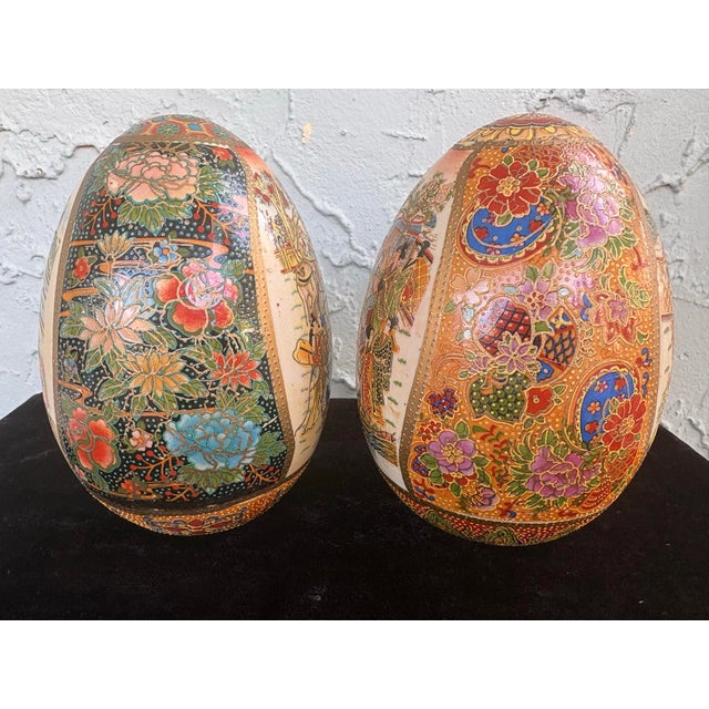 Vintage Hand-Painted Chinese Porcelain Decorative Egg Sculptures on Wooden Bases– Set of 2 – 5.5” For Sale In Orlando - Image 6 of 12