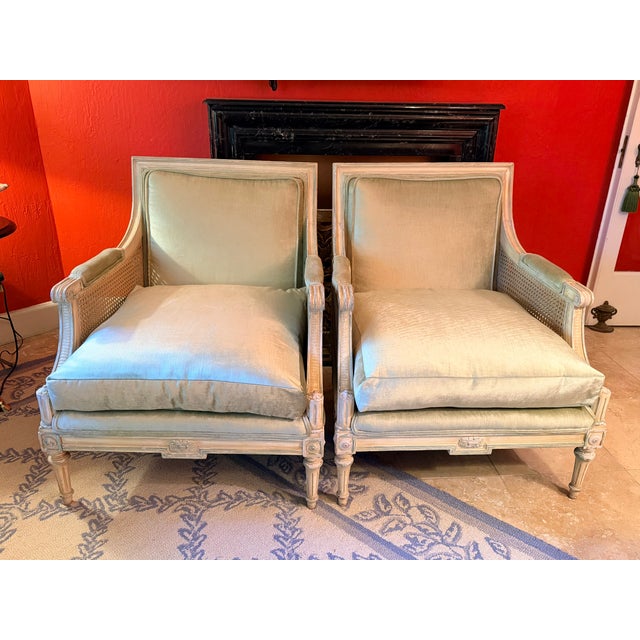 This pair of expertly hand crafted fauteuil armchairs is a fine example of Italian craftsmanship. As Europe recovered from...