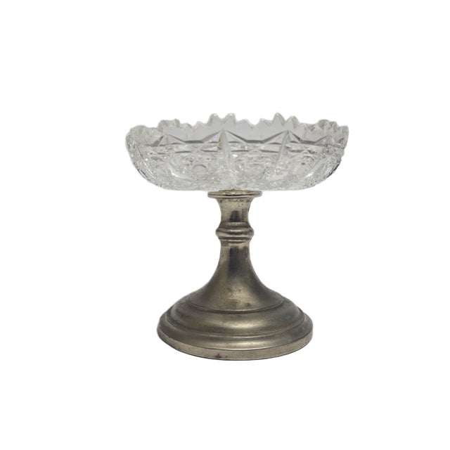 Art Deco Bowl on Stand, Germany, 1930s, in Good conditions. Designed 1920 to 1949