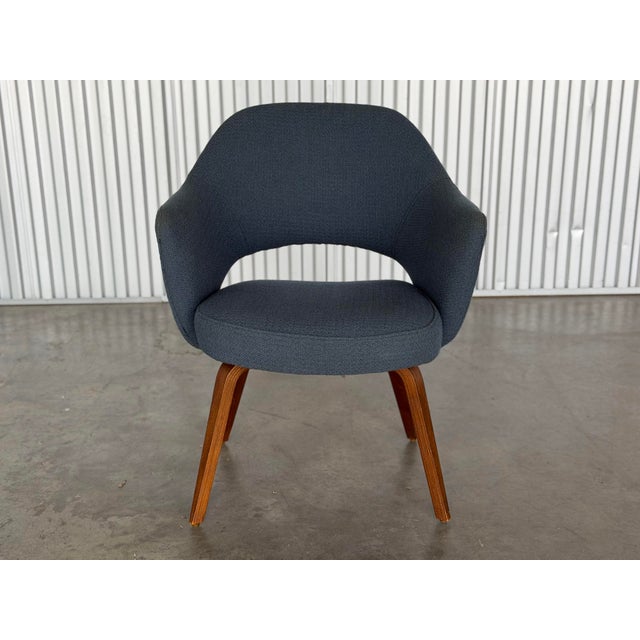 All-Original Eero Saarinen Executive Armchair in Blue Upholstery with Wood Legs, for Knoll circa 1960s A timeless mid-...
