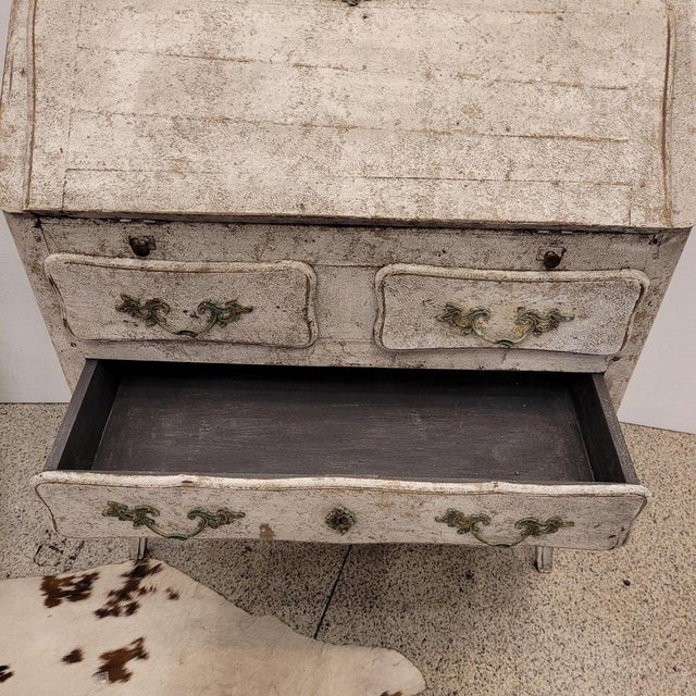 Provencal Louis XV Style Chest of Drawers, France, 19th Century For Sale - Image 18 of 18