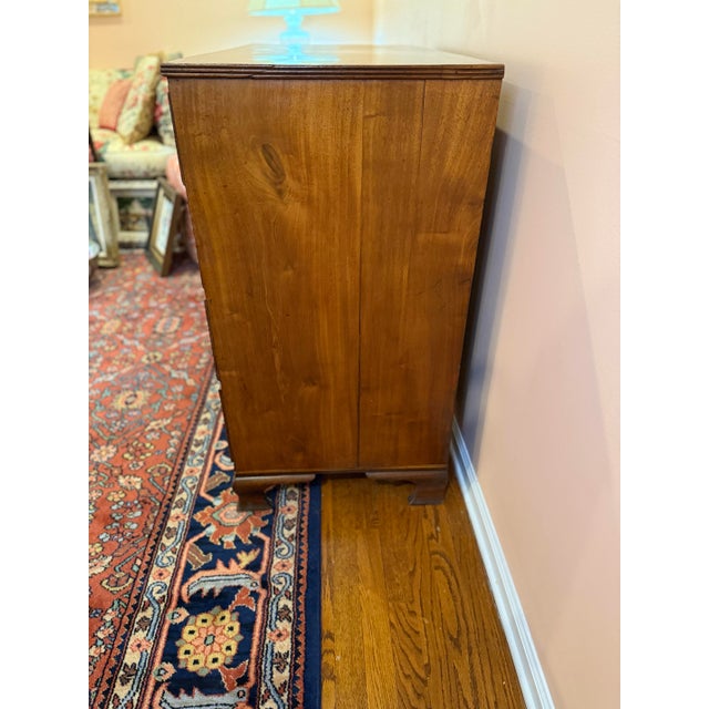 English Late 18th Century Chest of Drawers For Sale - Image 3 of 12