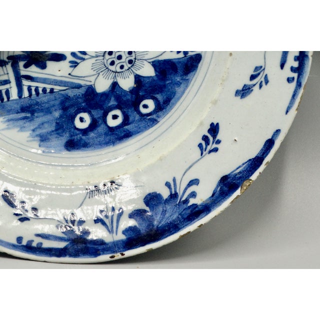 Delft 18th-Century Chinoiserie Delftware Plate For Sale - Image 4 of 12