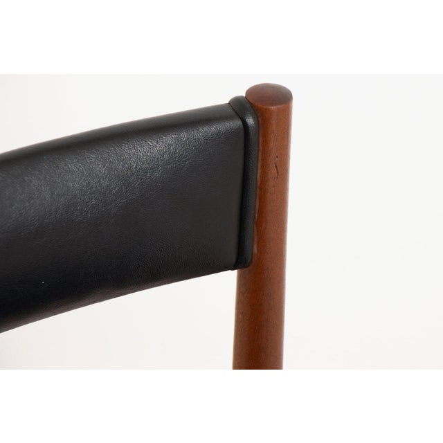 1960s Teak Dining Chairs with Original Black Vinyl Upholstery from McIntosh, 1960, Set of 6 For Sale - Image 5 of 10
