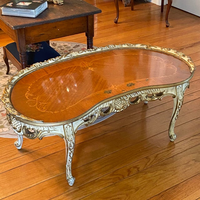 1940s French Provincial Style Kidney-Shaped 5 Leg Coffee Table With Inlaid Marquetry Top and Glass Overlay For Sale - Image 18 of 18