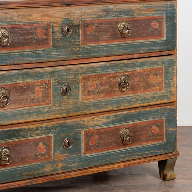 19th-Century Original Hand-Painted Pine Chest of Three Drawers For Sale - Image 12 of 14
